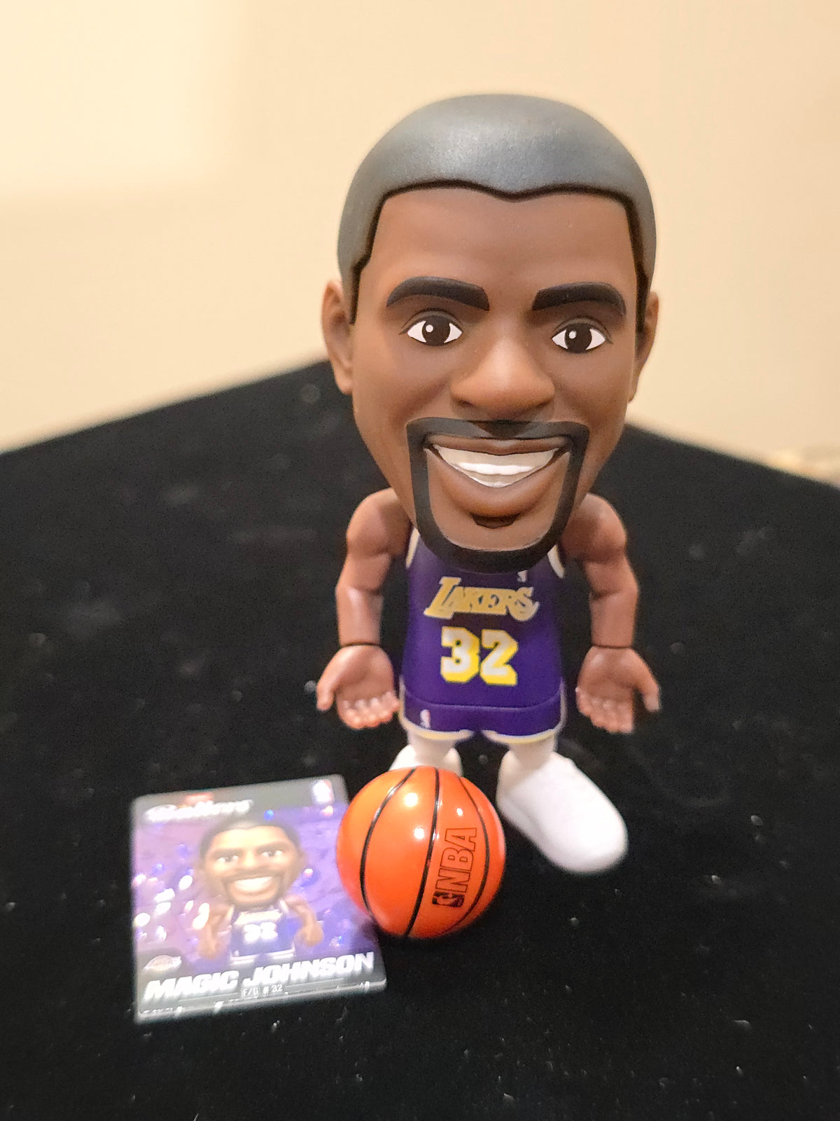 Magic Johnson - NBA Ballers 90's Series (Purple Jersey)