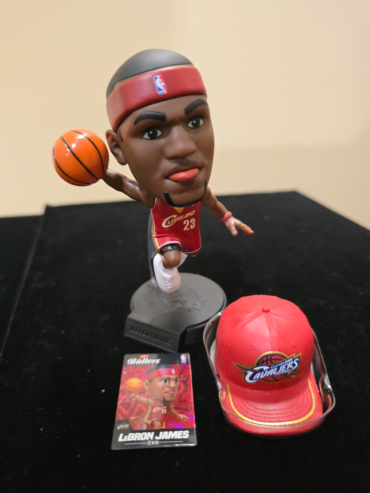 LeBron James - NBA Ballers Series 3 (RARE)